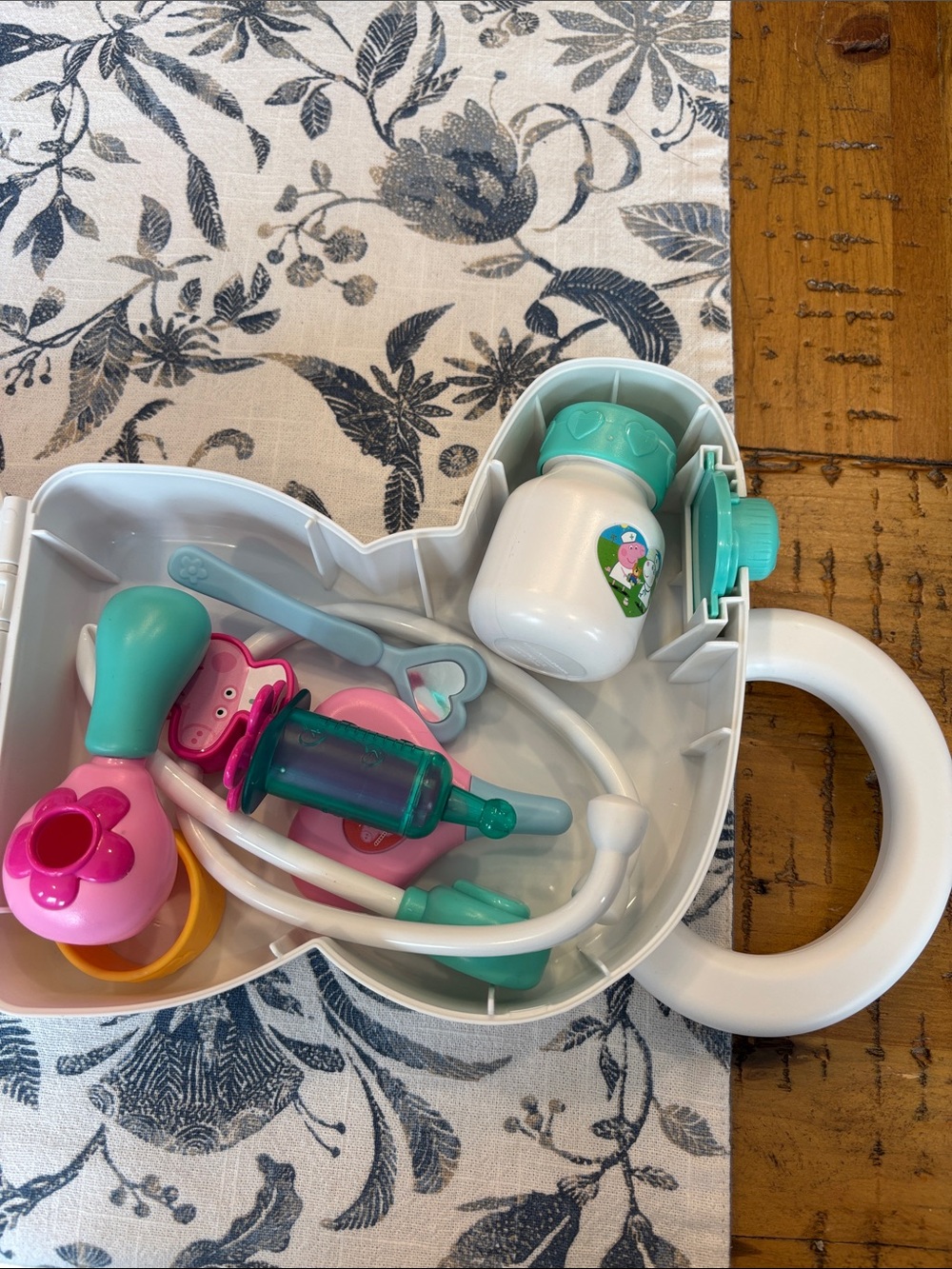 Peppa Pig Check-Up Kit - Picture 3 of 3